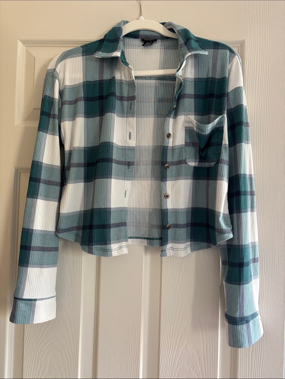 Rue 21 Cropped Plaid Button-Up Shirt Jacket in Teal & White